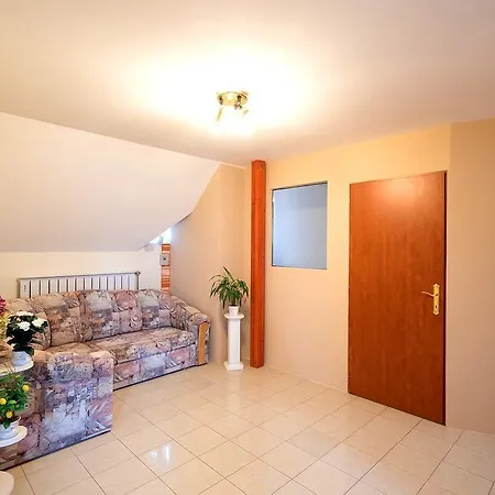 Cinege Apartman *